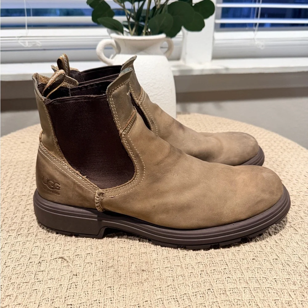 UGG Men’s Size 10.5 M Biltmore Chelsea Waterproof Slip On Boots Stout 1103789